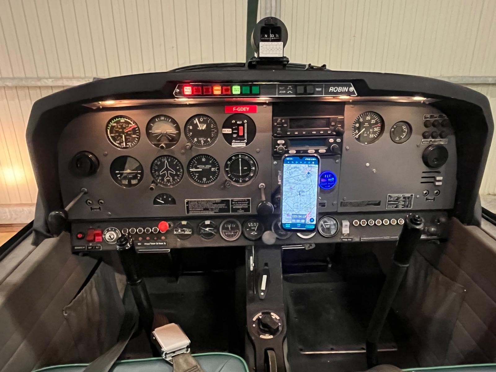 Cockpit Robin DR400-120